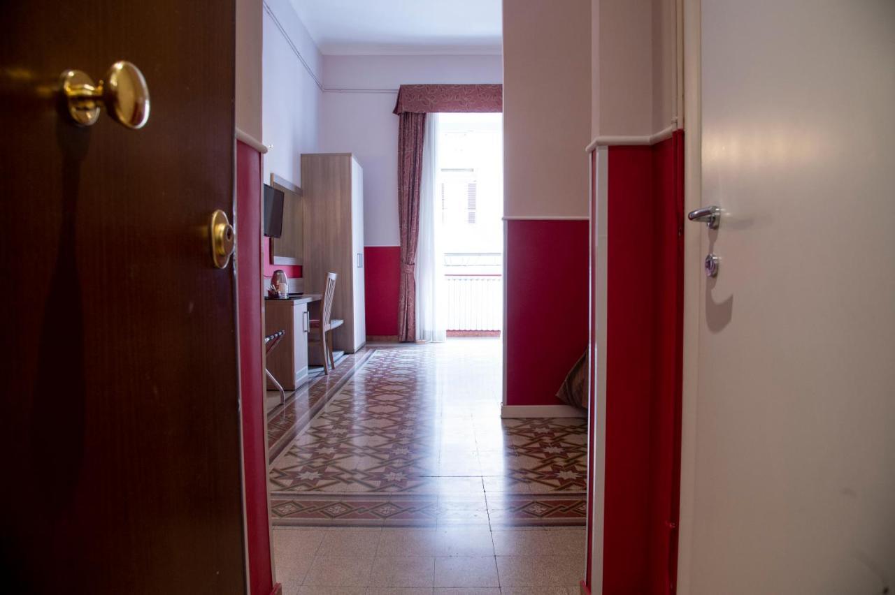 Domus Napoleone Pensión Roma