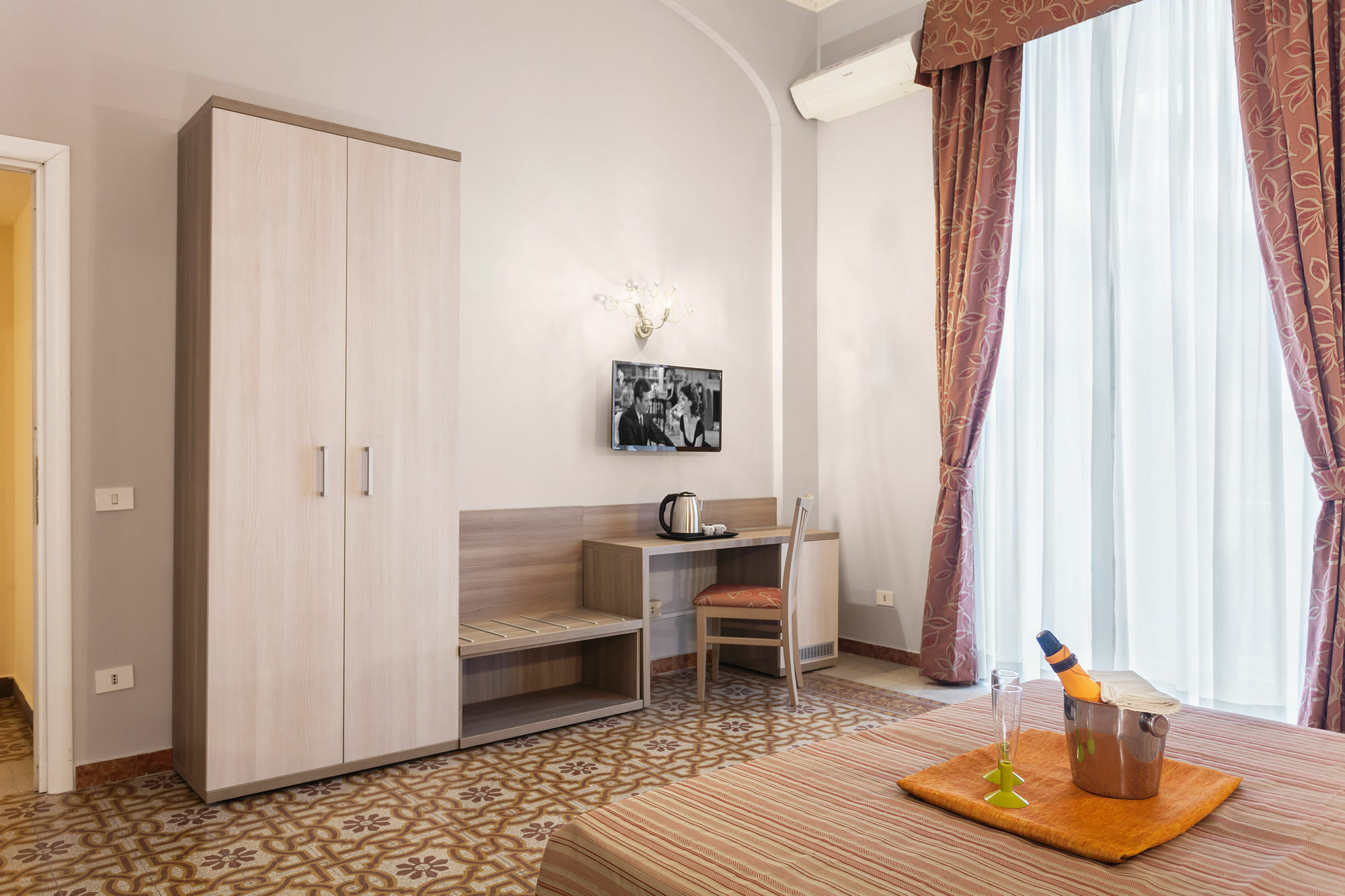 Domus Napoleone 3* Roma